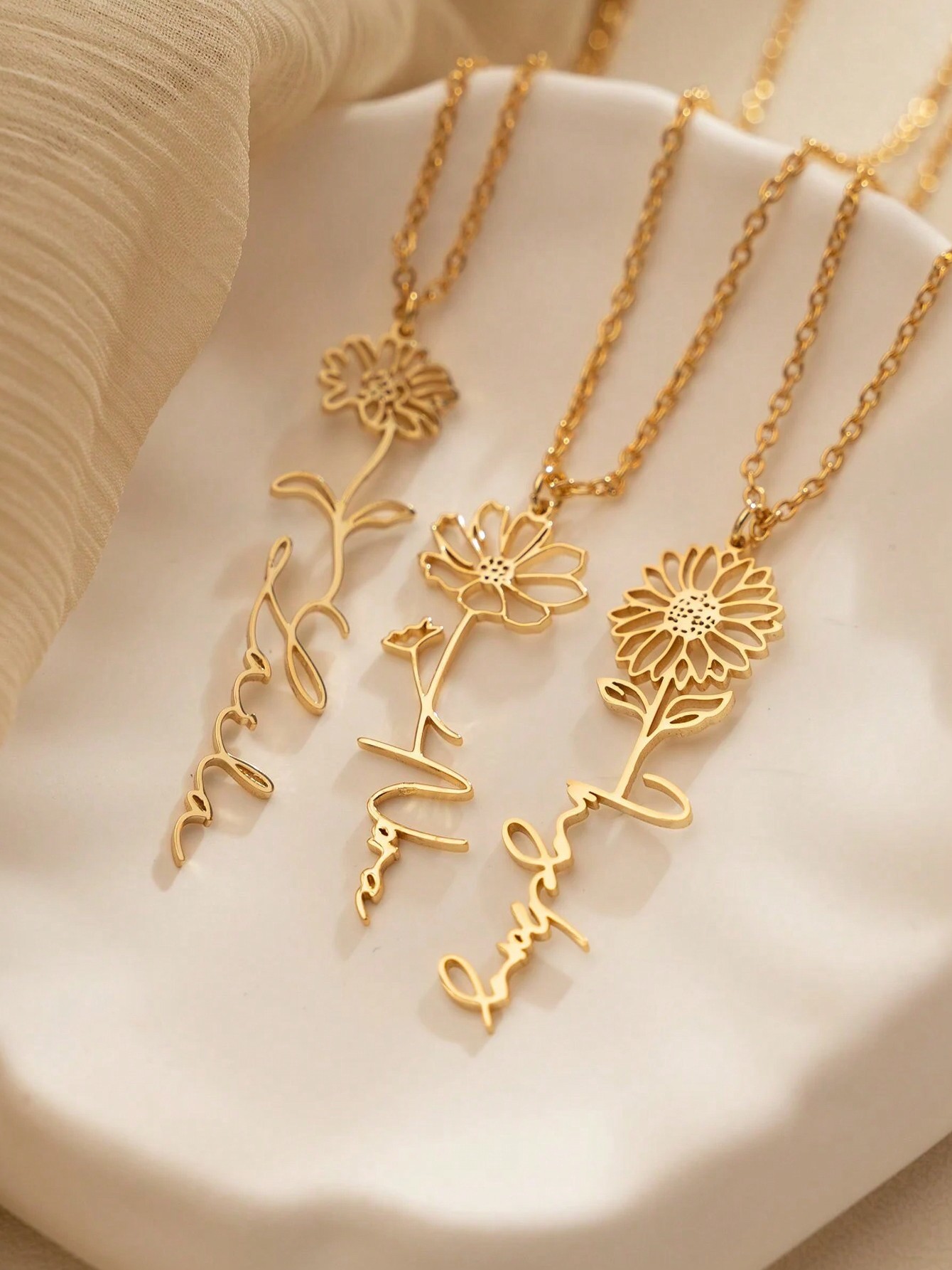 Custom 12Month Flower of Birth - Birth Flower Necklace recension och pris